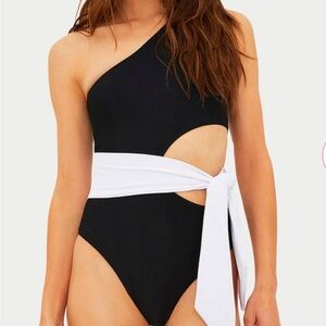 Beach riot Carlie one piece cut out